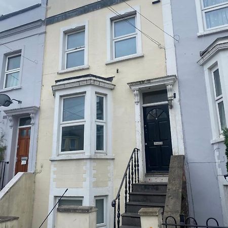 Spacious 4 Bedroom House Near Stokes Croft!! Central!!! Bristol Kültér fotó