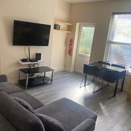 Spacious 4 Bedroom House Near Stokes Croft!! Central!!! Bristol Kültér fotó