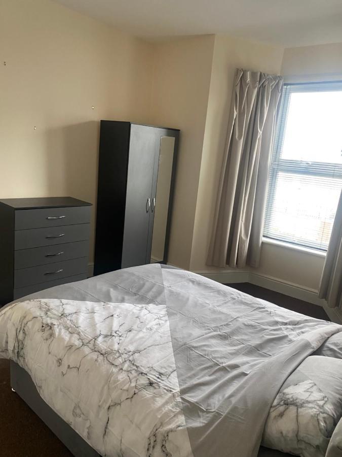 Spacious 4 Bedroom House Near Stokes Croft!! Central!!! Bristol Kültér fotó