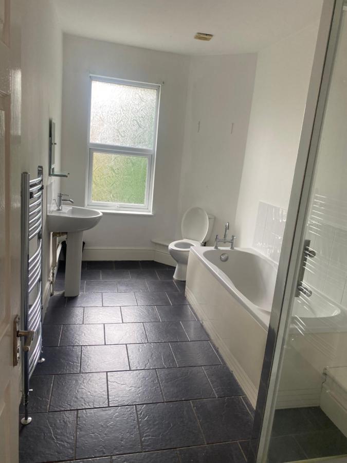 Spacious 4 Bedroom House Near Stokes Croft!! Central!!! Bristol Kültér fotó