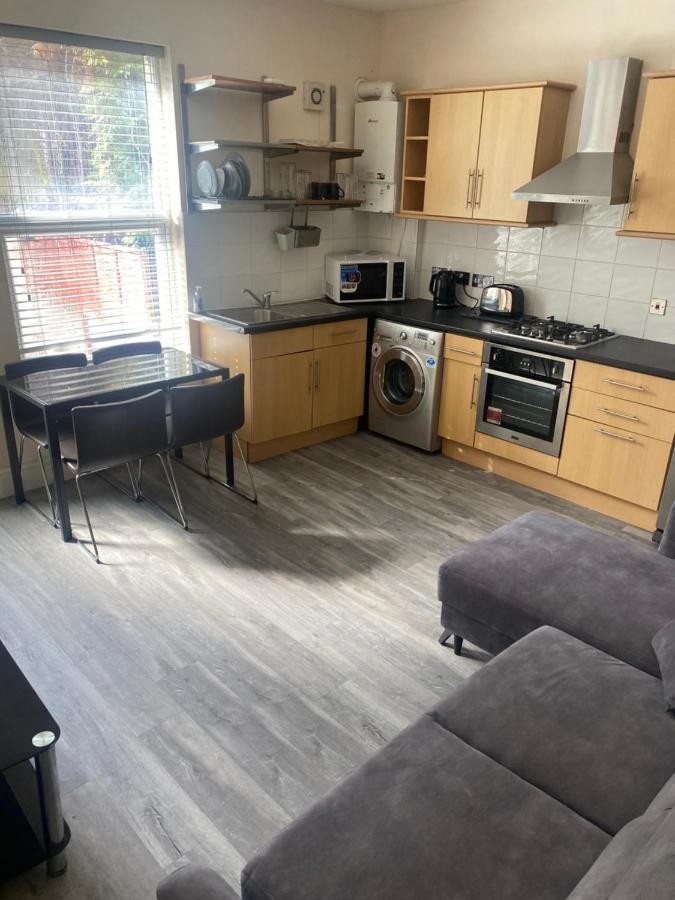 Spacious 4 Bedroom House Near Stokes Croft!! Central!!! Bristol Kültér fotó